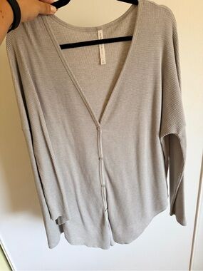 Babaton Light Gray Waffle Knit V-Neck